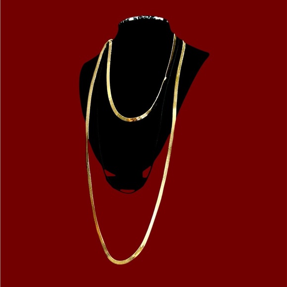 Elegant Gold Necklace - Picture 1 of 4